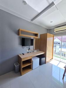 The Hua Hin Piyas Lounge and Residence