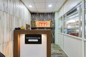 Townhouse Koyambedu Metro Station Chennai Formerly SR Residency