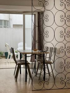 Monoambiente con Patio - Plaza Colón