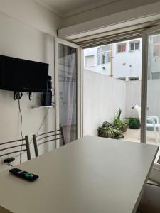 Monoambiente con Patio - Plaza Colón