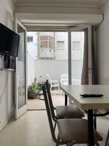 Monoambiente con Patio - Plaza Colón