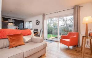Mercury Holiday Homes - 2 Bedroom Macewen Drive Free Parking