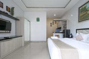 Hoki Villa by Urbanview Villa