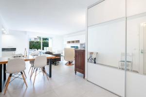 Ground-Floor 2 Br - Near Centre & Beaches