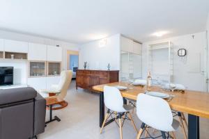 Ground-Floor 2 Br - Near Centre & Beaches