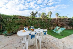 Ground-Floor 2 Br - Near Centre & Beaches