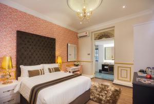 Apple Heritage Hotel