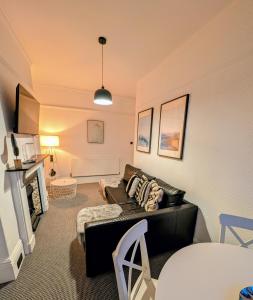 Central Boutique 3 Bed Apartment - Plymouth - By Habita Property