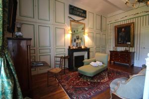 B&B / Chambres d'hotes Chateau de la Chabroulie : photos des chambres