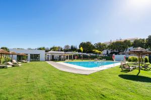 Garden Apartment Aranya - Pool, Gym and CoWorking Space