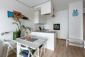 Starowiejska Signature Apartment by BookingHost