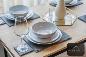 Spacious 4-Bed House, Free Parking, Fast Wi-Fi, Netflix, Contractors Welcome