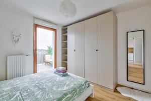 Nice 1BR flat with lovely terrace and parking