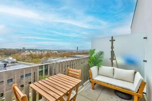 Nice 1BR flat with lovely terrace and parking