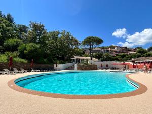 Les Restanques Bruyeres 2103 proche piscine