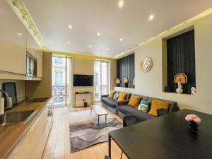 UrbanFlat 61 - 3 Bedrooms Apartment Center of Paris
