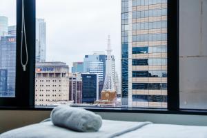 Sydney CBD luxury high level 2 bedroom2 bathroom condo with City view- Pool Gym 4