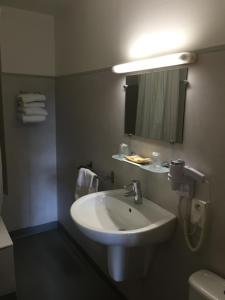 Hotels Logis Hotel Le Manoir & Lounge : photos des chambres