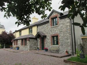 Lakeview Courtyard Cottage