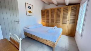 Charmante et récente villa à proximité du centre village