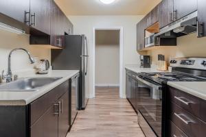 Blueground Foster City pool nr Leo J Ryan Park SFO-2078