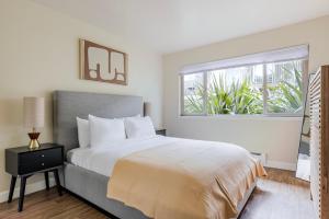 Blueground Shoreline West pool nr Shoreline Park SFO-2019