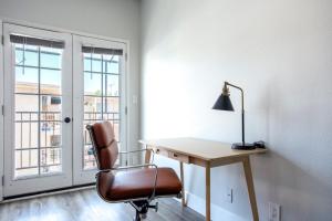 Blueground Westwood balcony nr UCLA LAX-1398