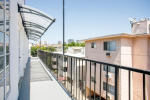 Blueground Westwood balcony nr UCLA LAX-1398