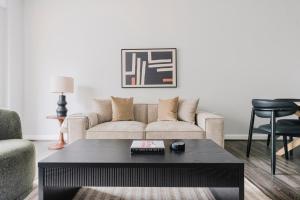 Blueground Woodmont Triangle rooftop nr Bethesda Fountain WDC-1202