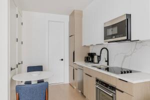 Blueground Midtown East washer nr UN Plaza NYC-2177