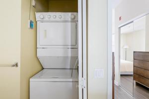 Blueground San Bruno pool nr Baylands Park SFO-2093