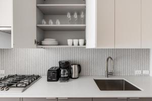 Blueground Chelsea rooftop pool nr Madison Square Park NYC-2149