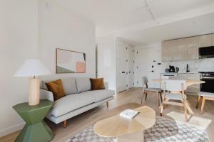 Blueground Greenpoint rooftop nr Transmitter Park NYC-2195