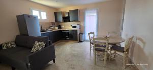 EMBRUN Appartement climatisé cosy 2 chambres au 1er étage pour 4 personnes au Barcarès