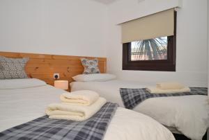 Lodge Cabin with Fabulous Views 2 - Farm Stay