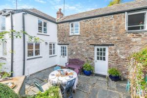 3 Bed in Helford oc-hccott