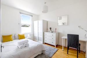 Greener Stays - A Beautiful 3-double bedroom Apartment