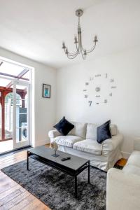 Greener Stays - A Beautiful 3-double bedroom Apartment