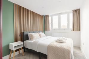 New! Central 2BR Flat with Balcony near Hyde Park