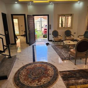 Full villa, not a house, with a swimming pool, 4 luxurious bedrooms