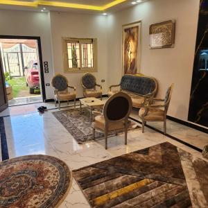 Full villa, not a house, with a swimming pool, 4 luxurious bedrooms