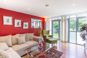 Luxury at The Brunswick - Free Parking-4 bedrooms