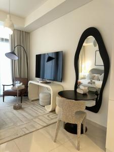 Luxury Studio With Pool View Near Burj Khalifa