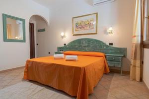 Comfy studio with shared pool