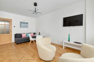 Bright Apartment for 5 in Gdynia Center by Noclegi Renters