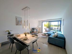 Las Colinas 3BR Poolside Retreat LC7