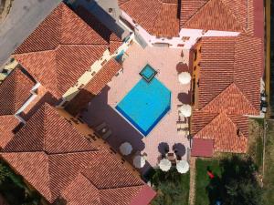 Apartment with shared pool img21