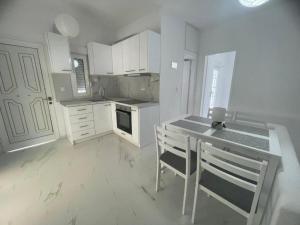 Natural White Messonette