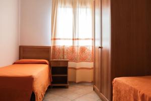 Comfy flat with terrace and pool img10