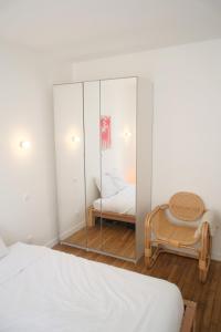 Elegant two-room apartment with garden, 10 min from La Défense